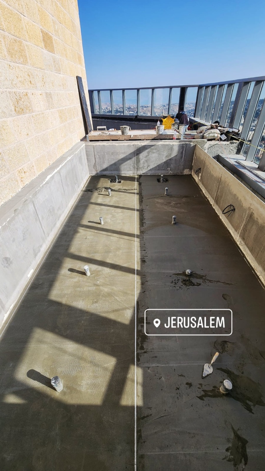 בריכת אינפיניטי בירושלים 